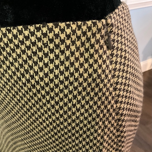 Chadwicks Dresses & Skirts - Chadwicks Vintage Brown Houndstooth, Wool Skirt Yellowstone